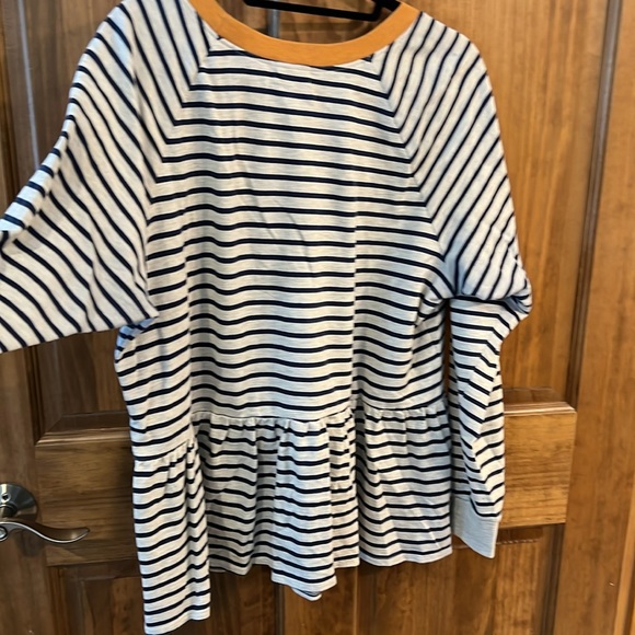 t.la by Anthropologie XL Navy Stripe/ Light Gray with Gold Trim Top - Picture 3 of 5